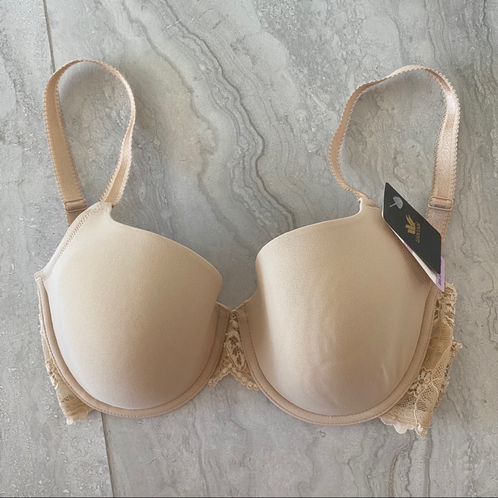 NWT Wacoal 36D nude padded bra with lace trim!